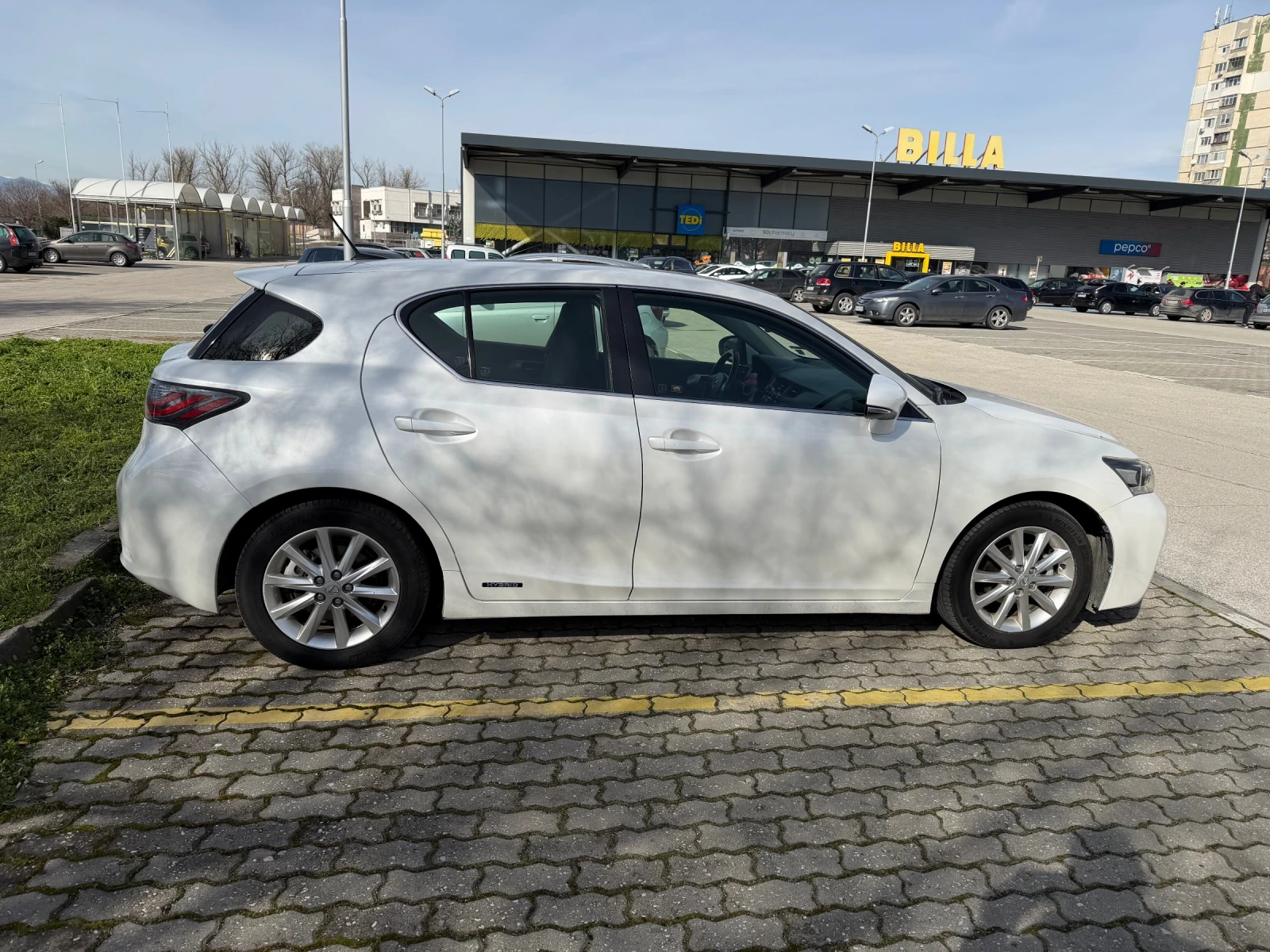 Lexus CT 200h, снимка 4 - Автомобили и джипове - 53167632