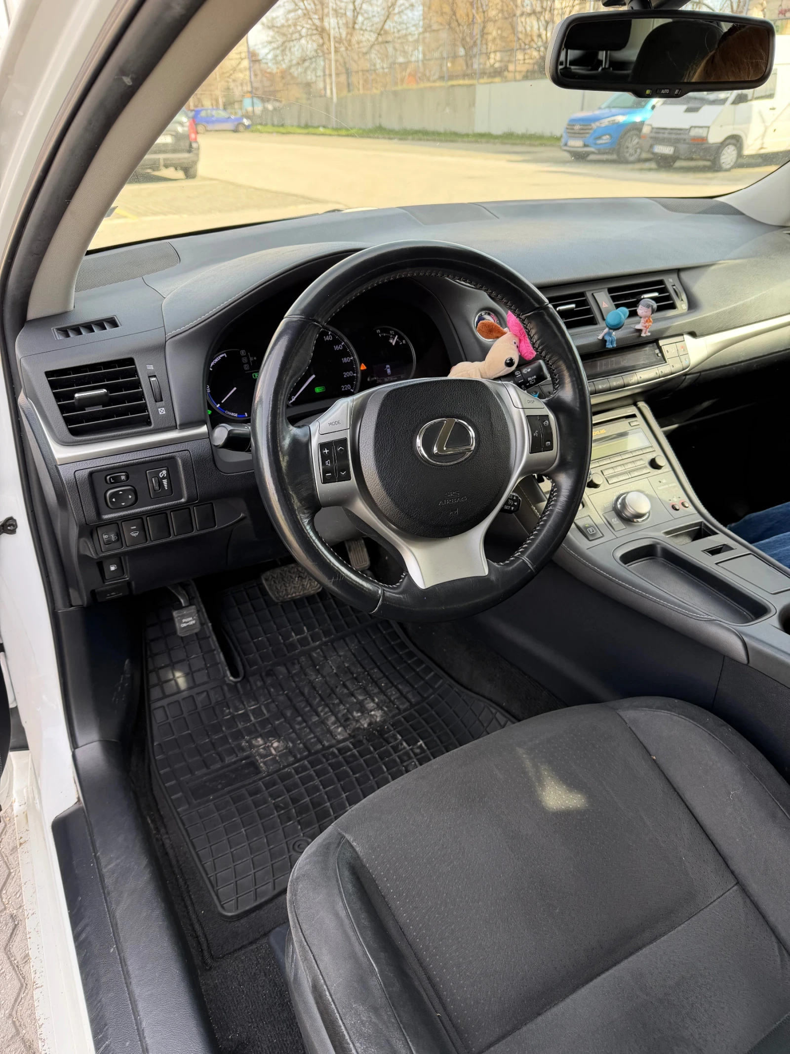 Lexus CT 200h, снимка 13 - Автомобили и джипове - 53167632