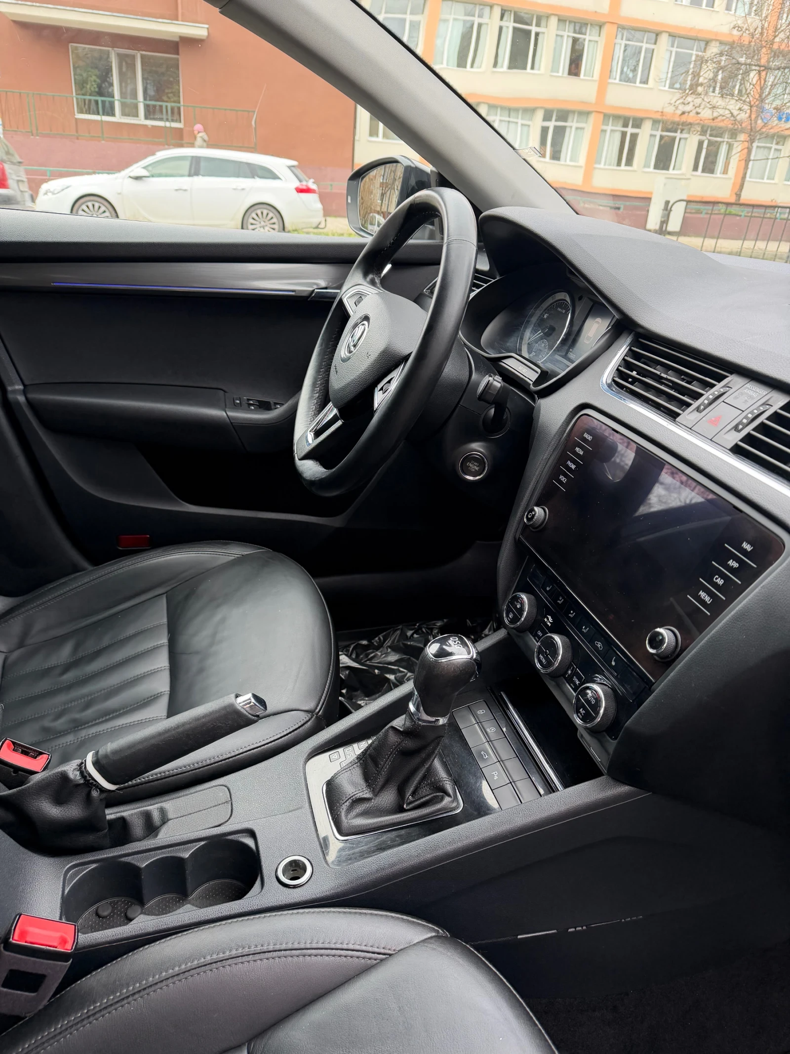 Skoda Octavia 1.5G-TEC keyless  - изображение 6