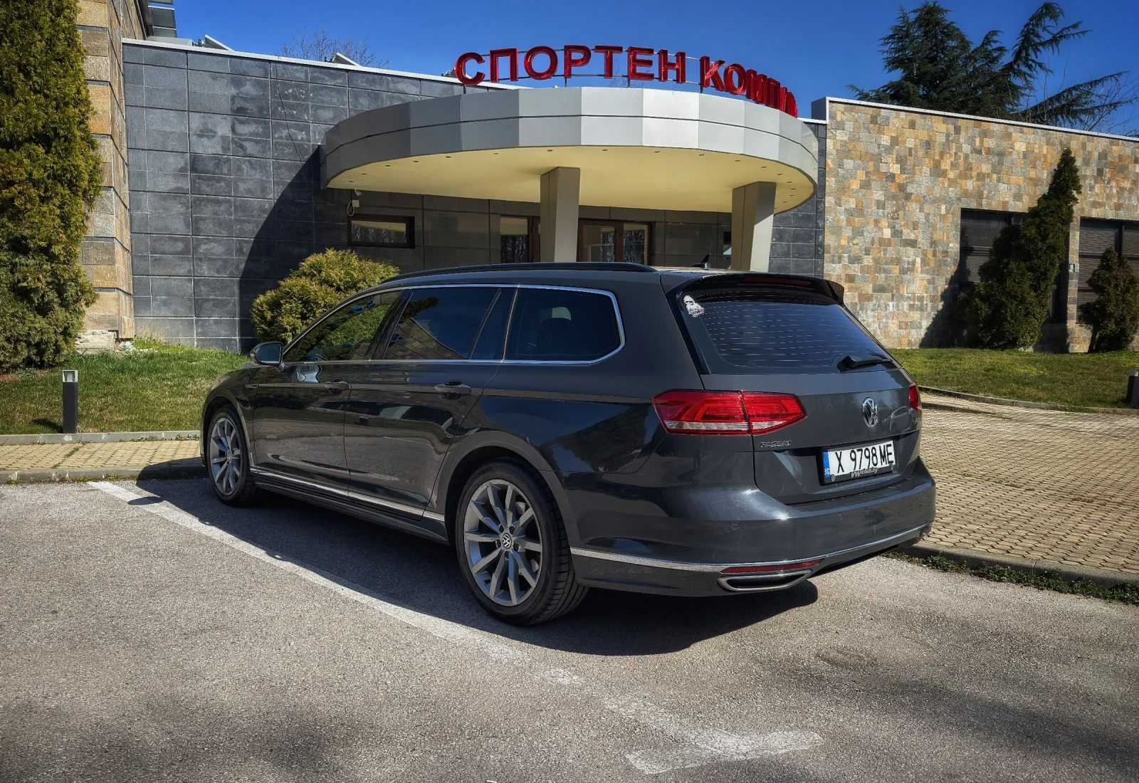 VW Passat B8 R line 4motion, снимка 3 - Автомобили и джипове - 53406792