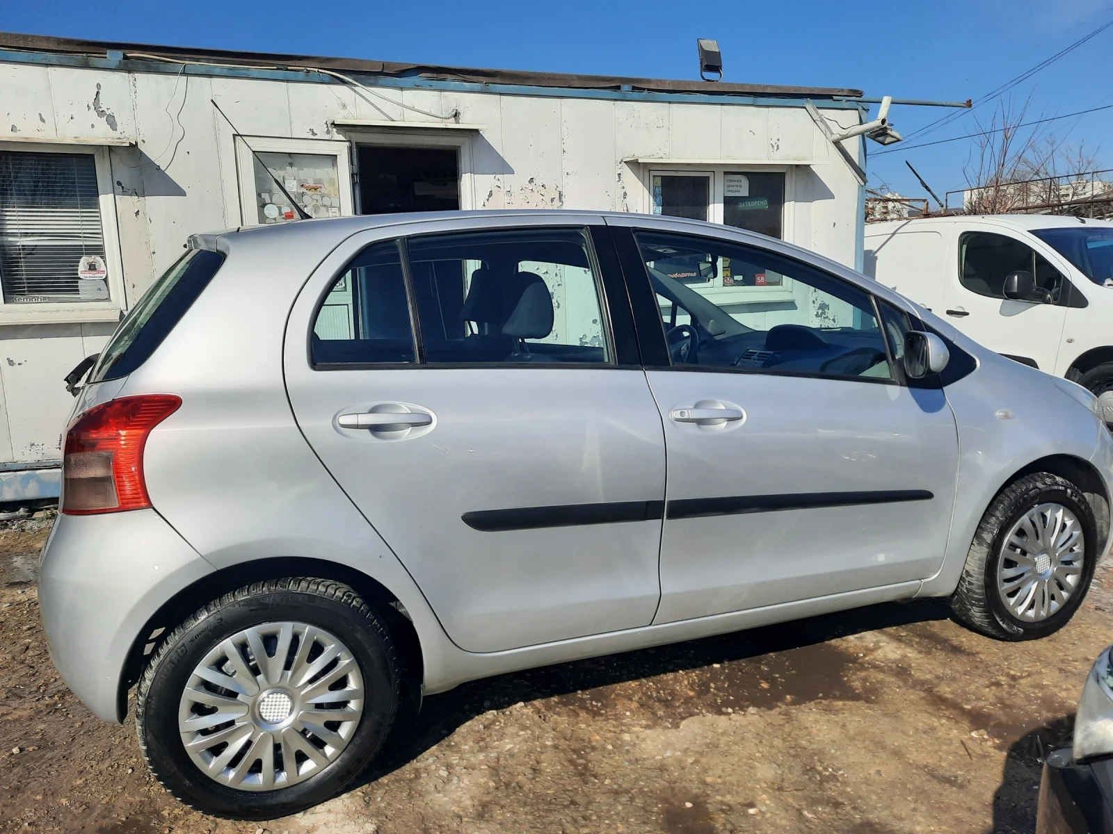 Toyota Yaris 1.3VVTI  ��������� | Mobile.bg � ����������� 4