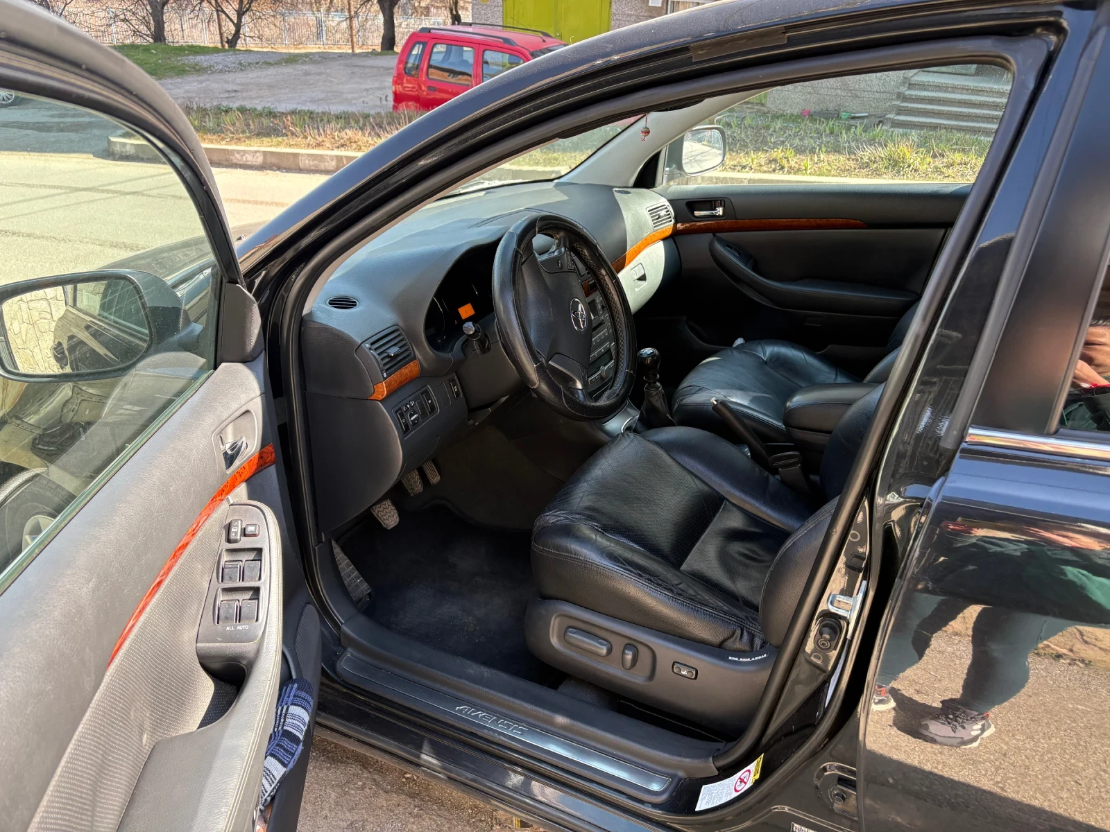 Toyota Avensis 2.2 D-cat, снимка 9 - Автомобили и джипове - 53953231