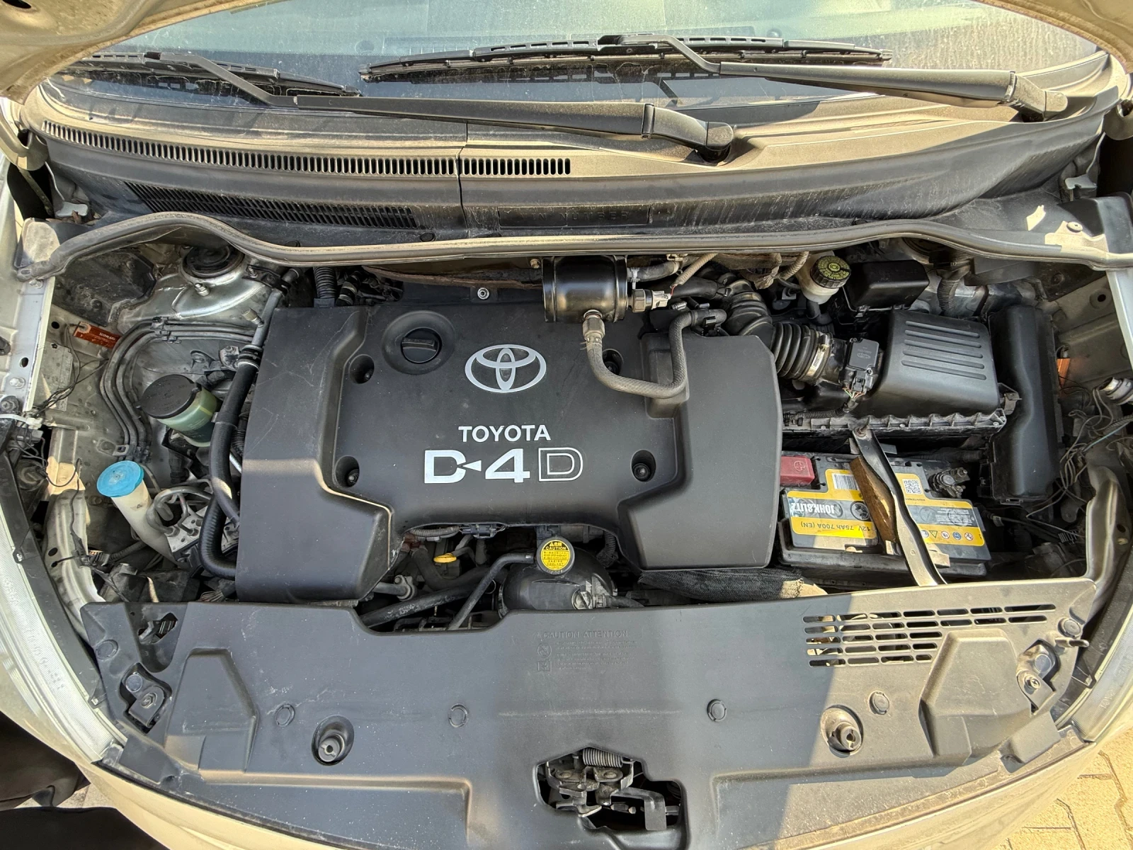 Toyota Corolla verso, снимка 9 - Автомобили и джипове - 53975672