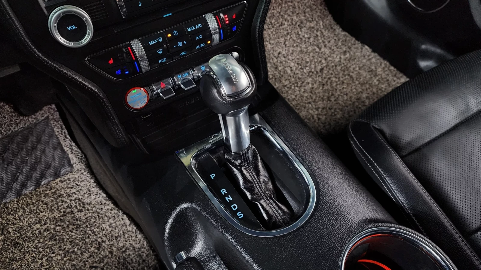 Ford Mustang GT PREMIUM / 5.0 / ОБДУХВАНЕ / ПОДГРЕВИ, снимка 14 - Автомобили и джипове - 54060838