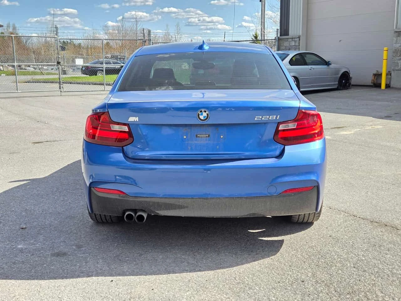 BMW 228 * ПОДГРЕВ * ЛИЦЕНЗИРАН ТЪРГОВЕЦ * , снимка 3 - Автомобили и джипове - 54327228