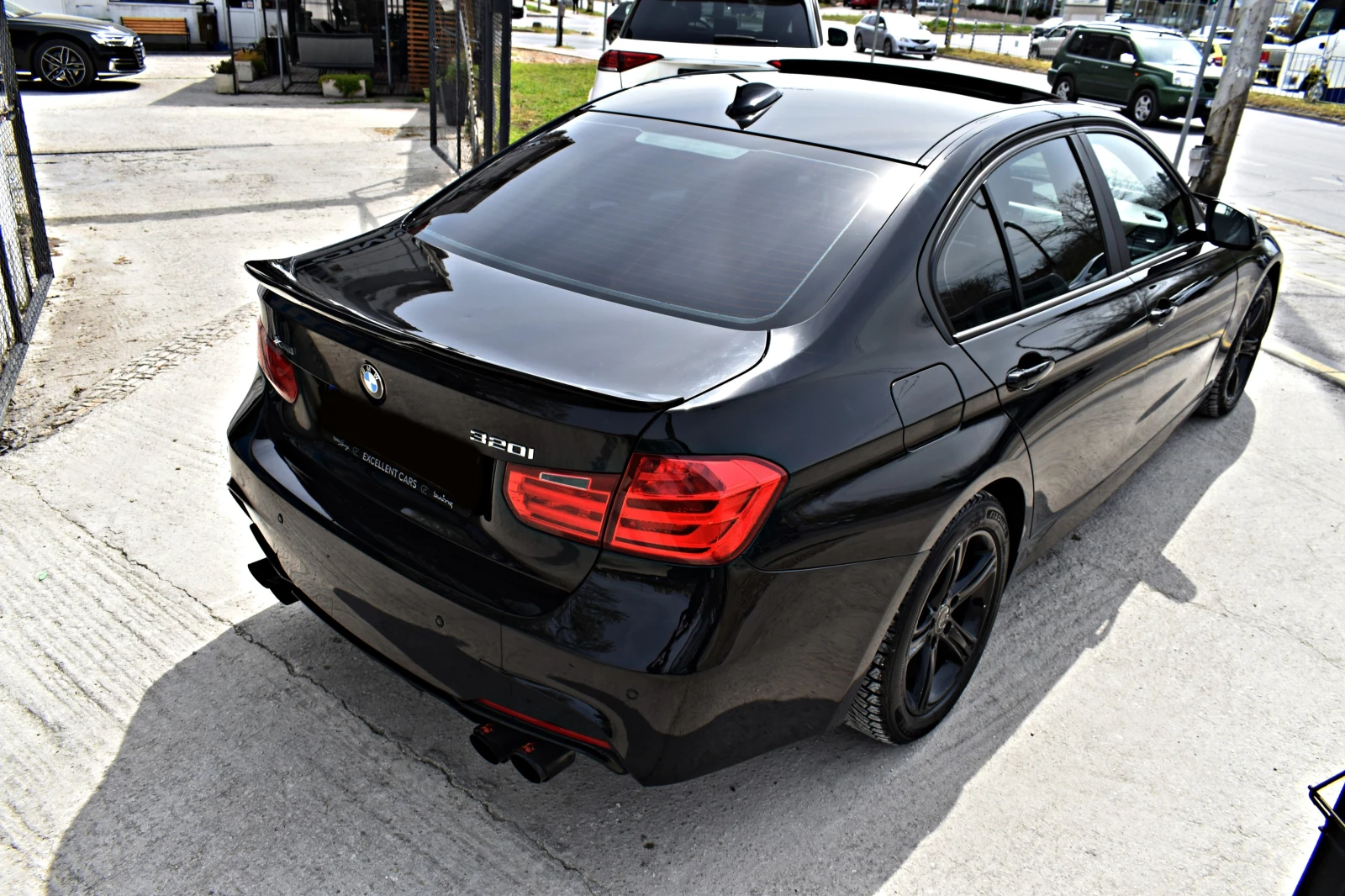 BMW 320 ixDrive* M-PACK* Сменени Вериги* LED, снимка 4 - Автомобили и джипове - 54365783