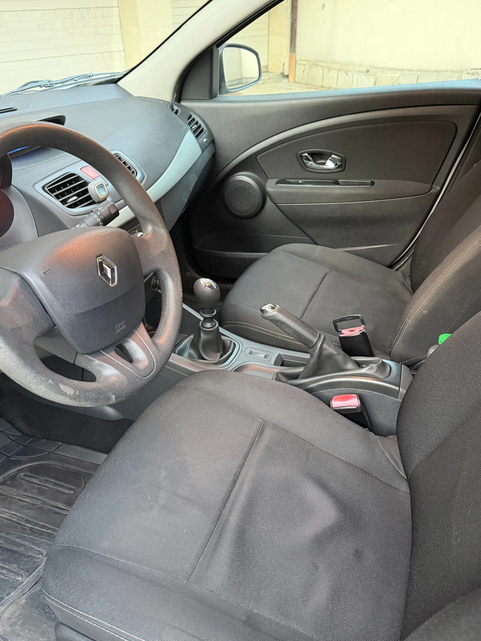 Renault Megane, снимка 6 - Автомобили и джипове - 56086046