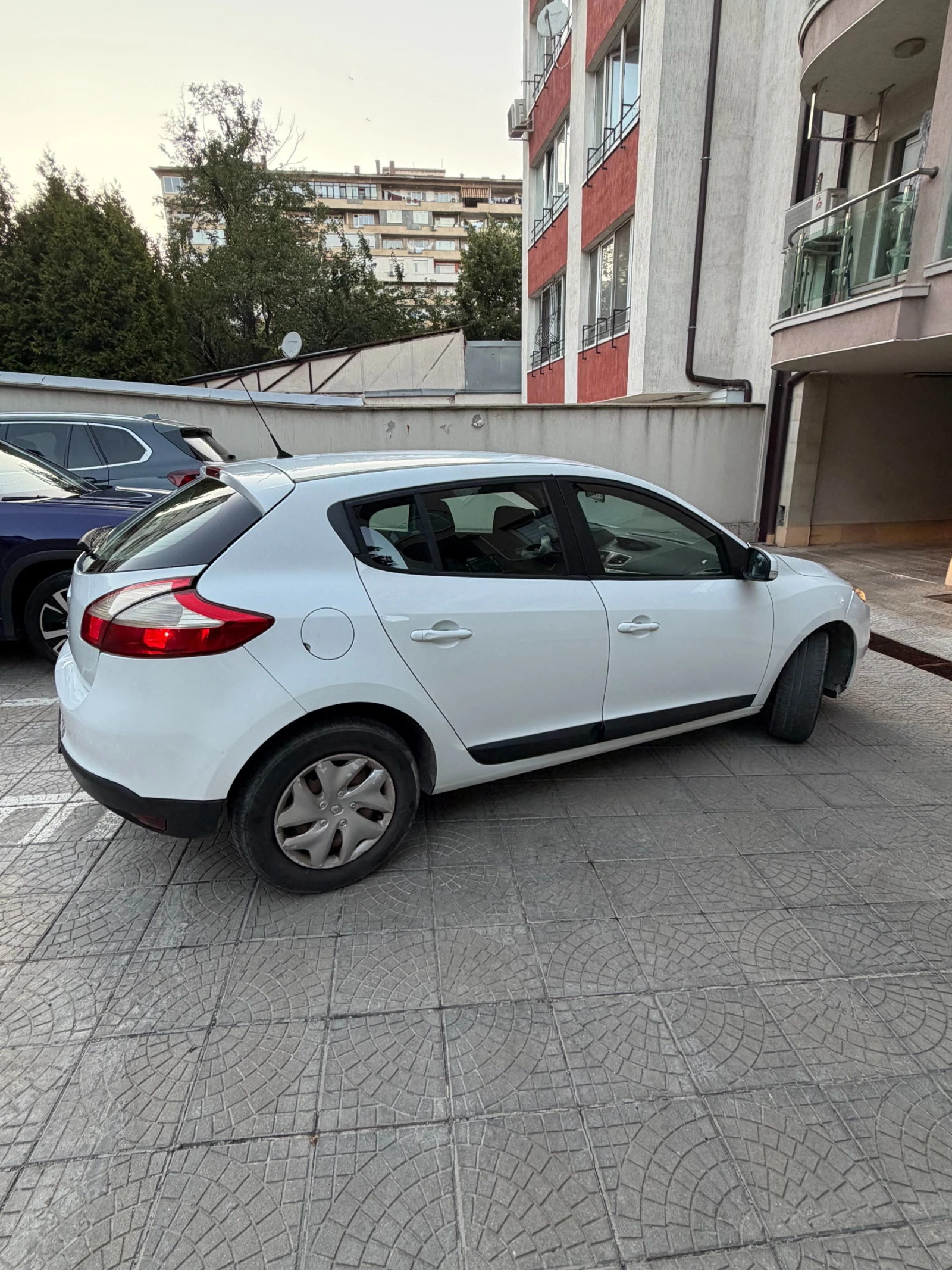 Renault Megane, снимка 3 - Автомобили и джипове - 56086046