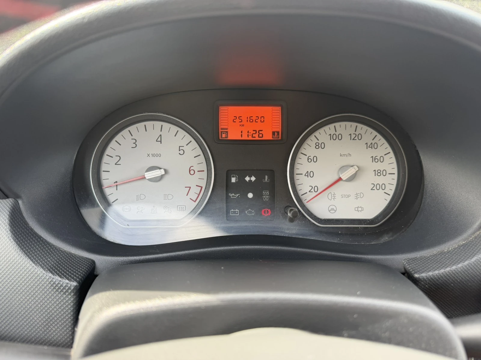 Dacia Sandero, снимка 7 - Автомобили и джипове - 56377405