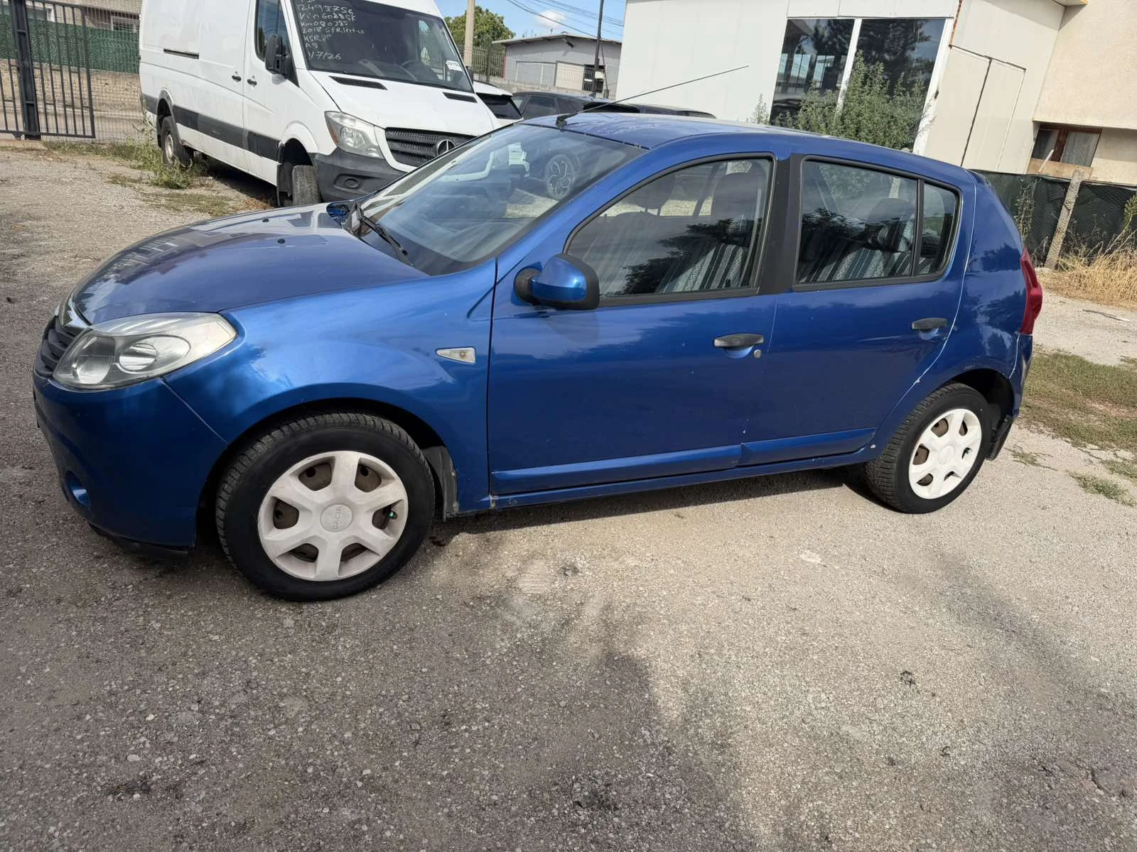 Dacia Sandero, снимка 2 - Автомобили и джипове - 56377405
