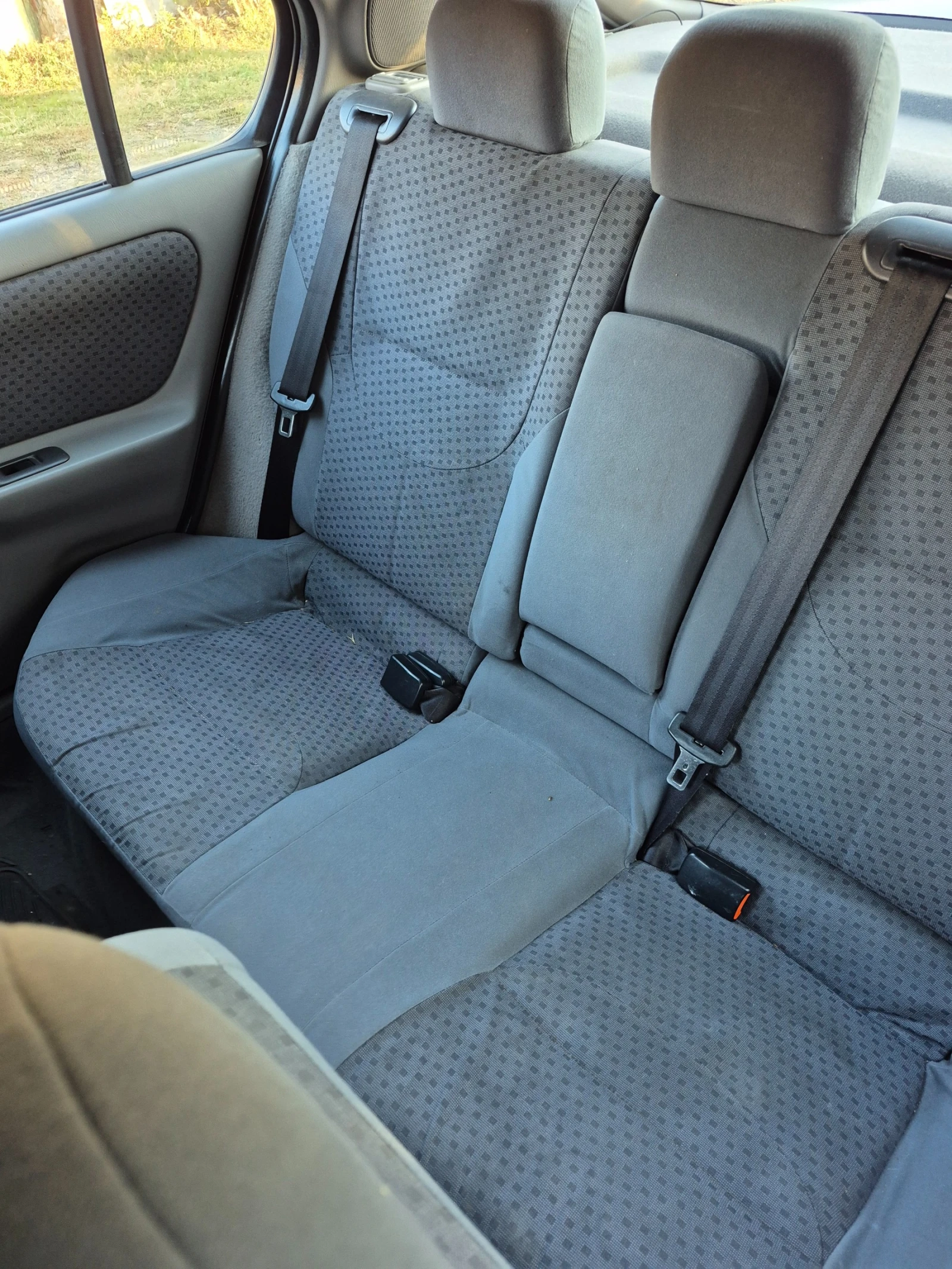 Nissan Primera, снимка 9 - Автомобили и джипове - 56456612