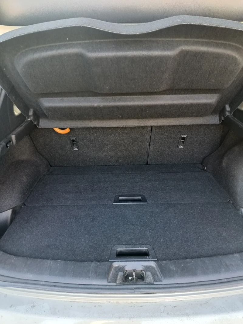 Nissan Qashqai 1.2DIG-T, снимка 11 - Автомобили и джипове - 52417861