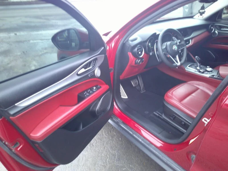 Alfa Romeo Stelvio Sport AWD* HARMAN KARDON* MEMORY* KEYLESS* PANO* , снимка 11 - Автомобили и джипове - 53420546