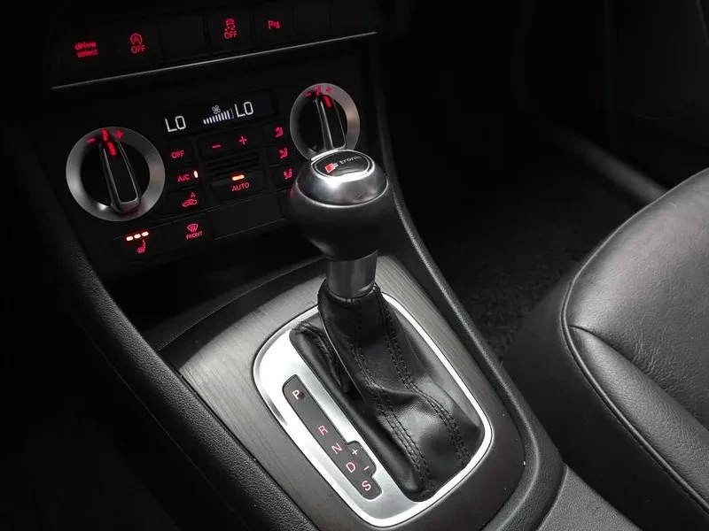 Audi Q3 2.0 TDI Quattro, снимка 9 - Автомобили и джипове - 55128643