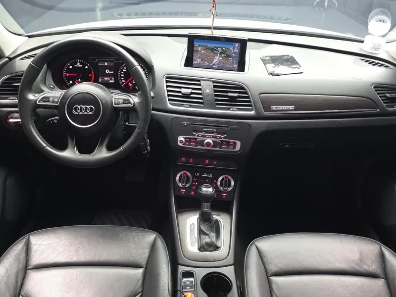 Audi Q3 2.0 TDI Quattro, снимка 7 - Автомобили и джипове - 55128643