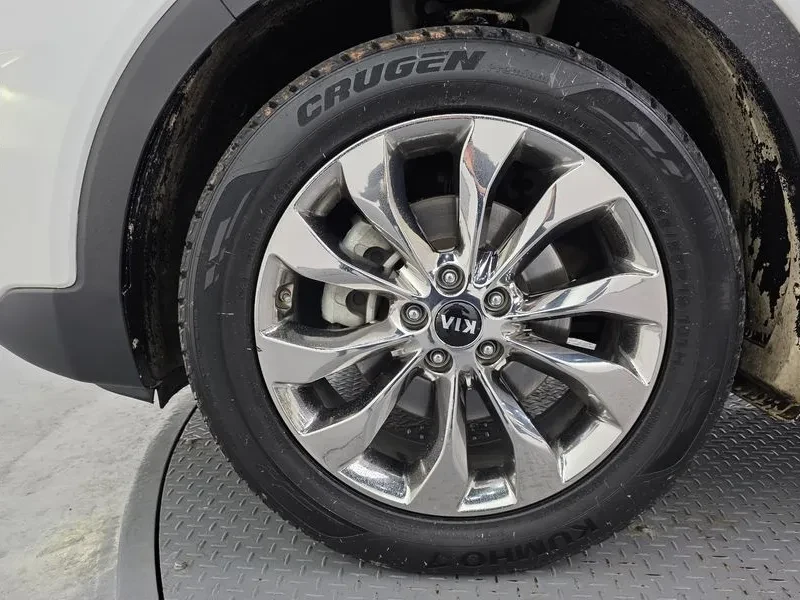 Kia Sorento 2.2 CRDI 4WD - САМО 30% АВАНС, снимка 5 - Автомобили и джипове - 56017287