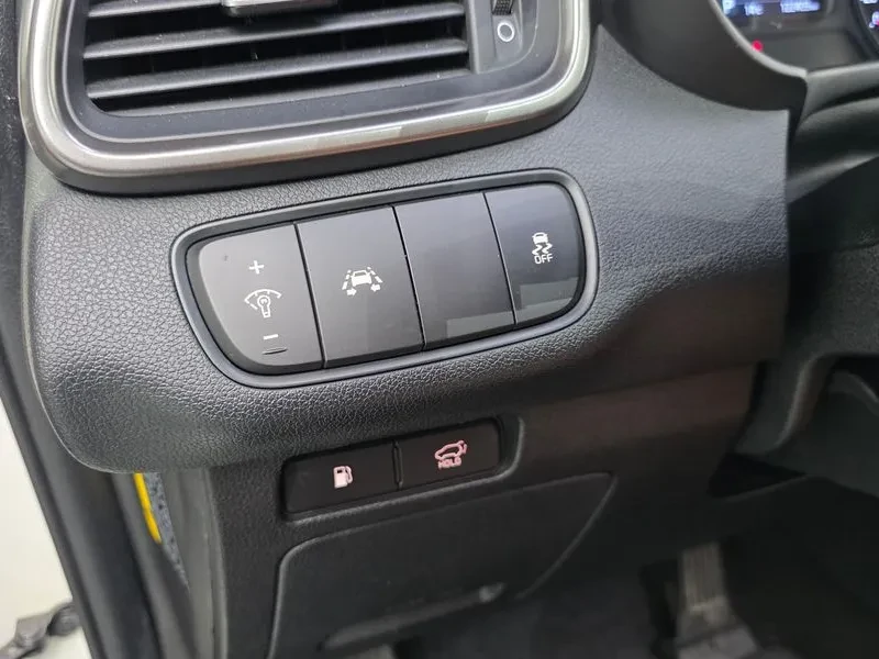 Kia Sorento 2.2 CRDI 4WD - САМО 30% АВАНС, снимка 13 - Автомобили и джипове - 56017287