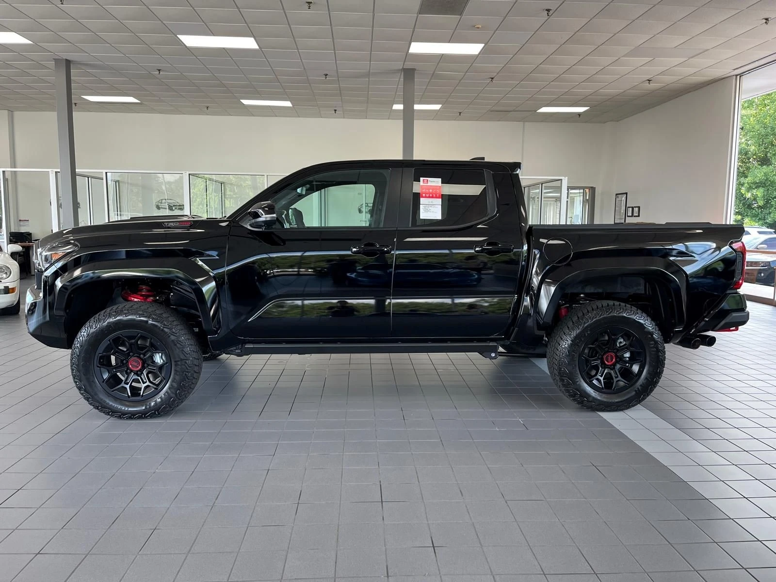 Toyota Tacoma Hybrid, AWD, TRD PRO - изображение 4
