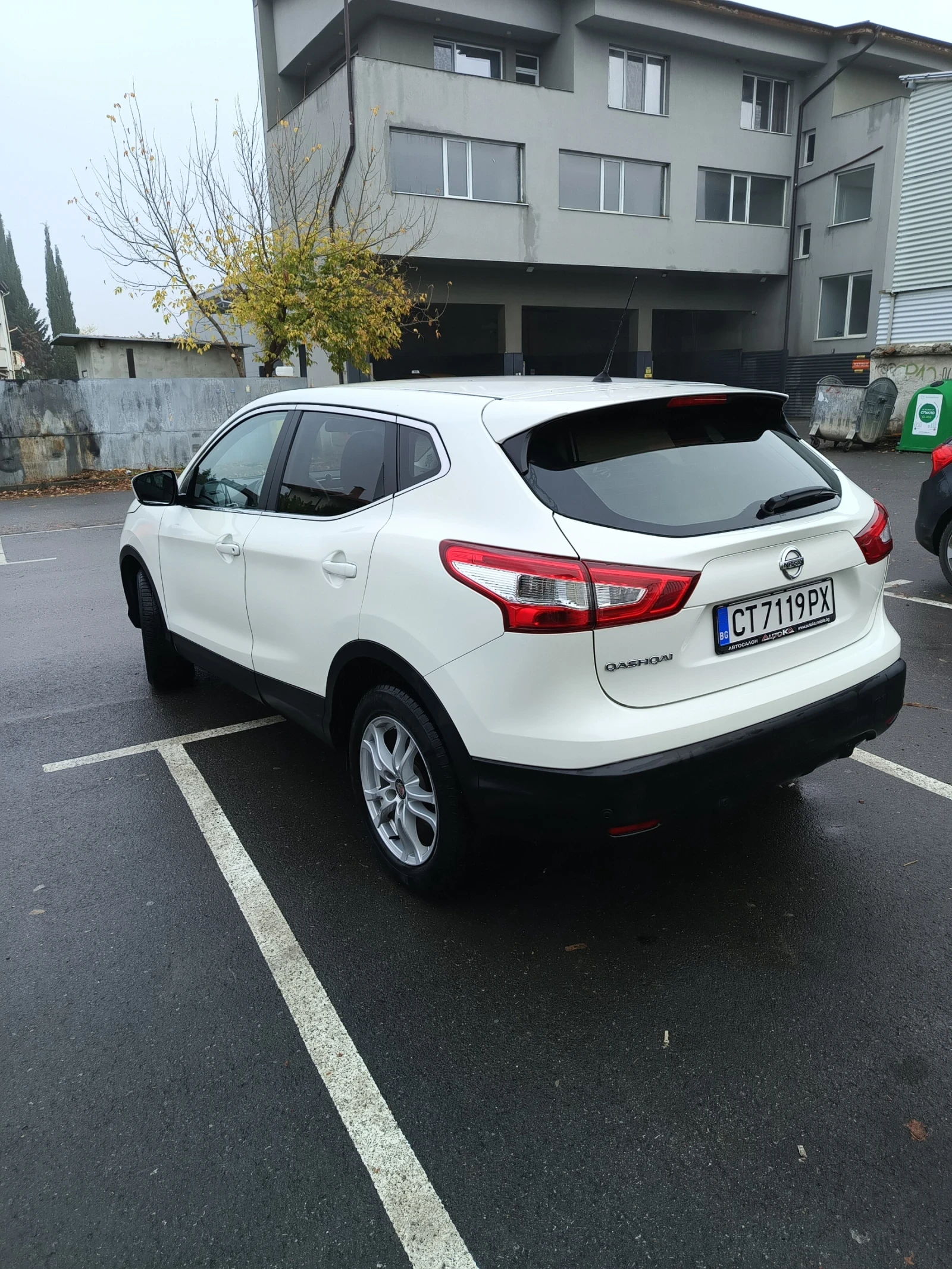 Nissan Qashqai 1.2DIG-T, снимка 6 - Автомобили и джипове - 52417861