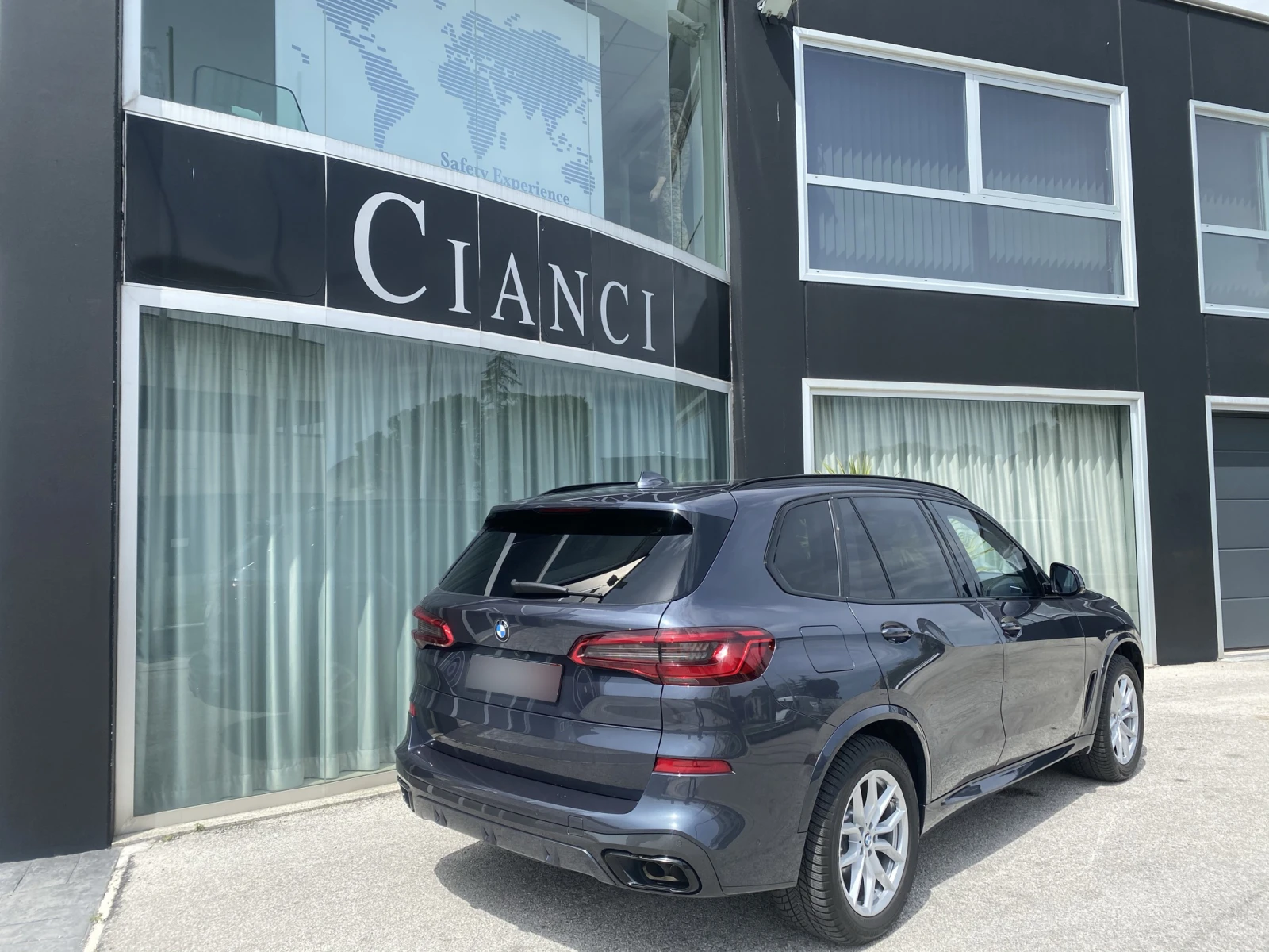 BMW X5  - изображение 5