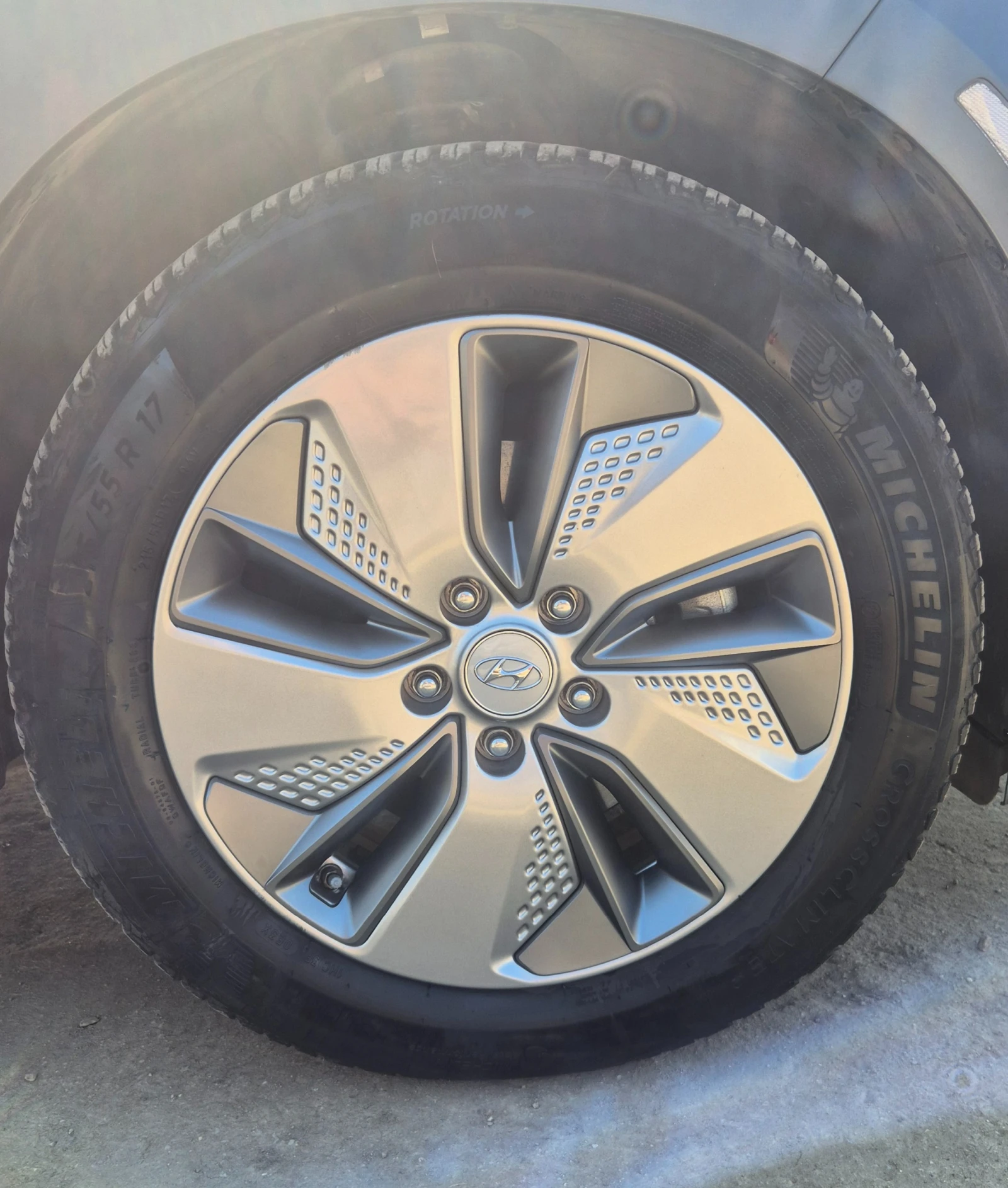 Hyundai Kona 39kWh, Гаранция, Термопомпа, снимка 12 - Автомобили и джипове - 53746288