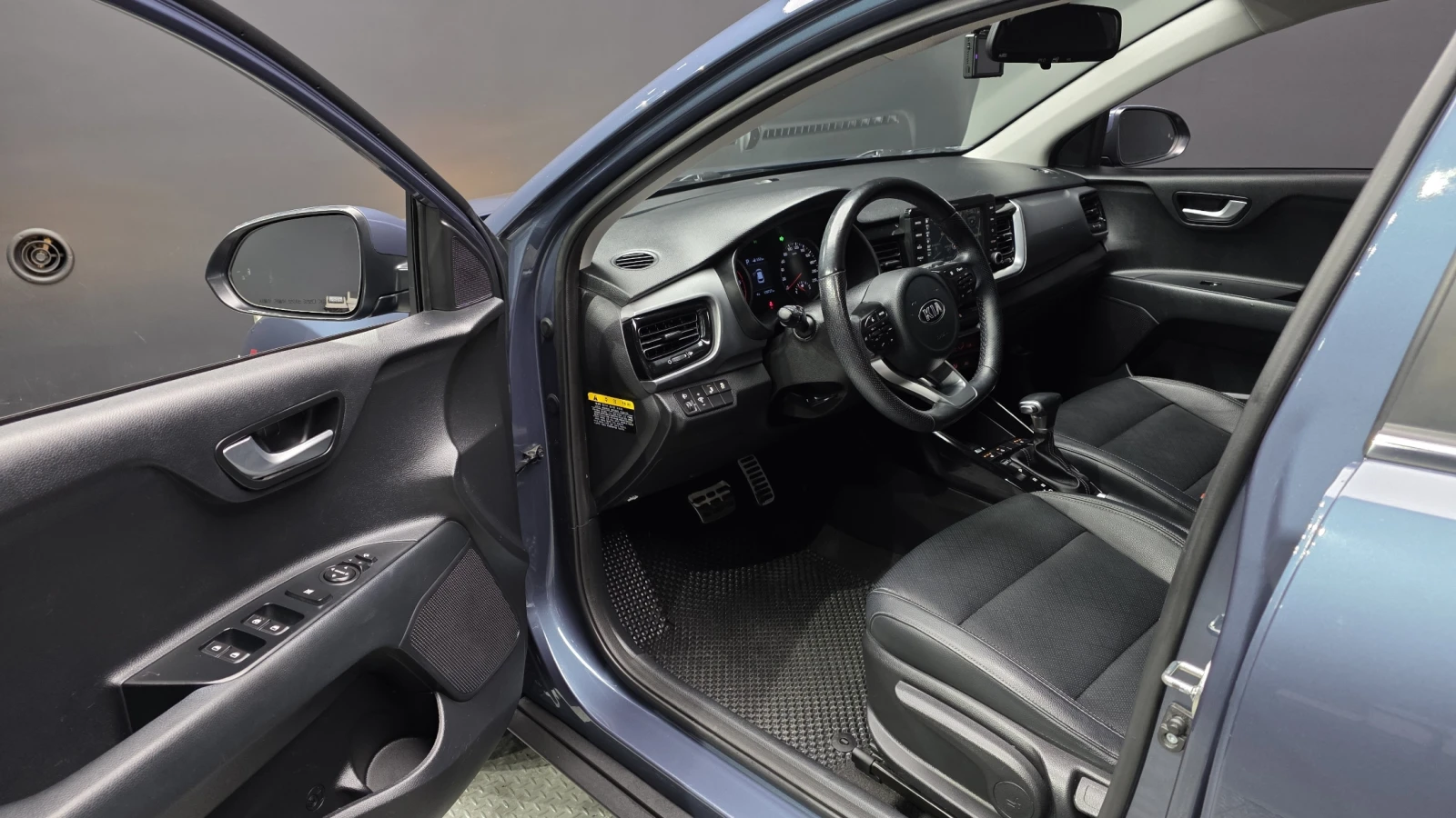 Kia Stonic 1.6 Prestige autogeorge.com, снимка 9 - Автомобили и джипове - 54136666