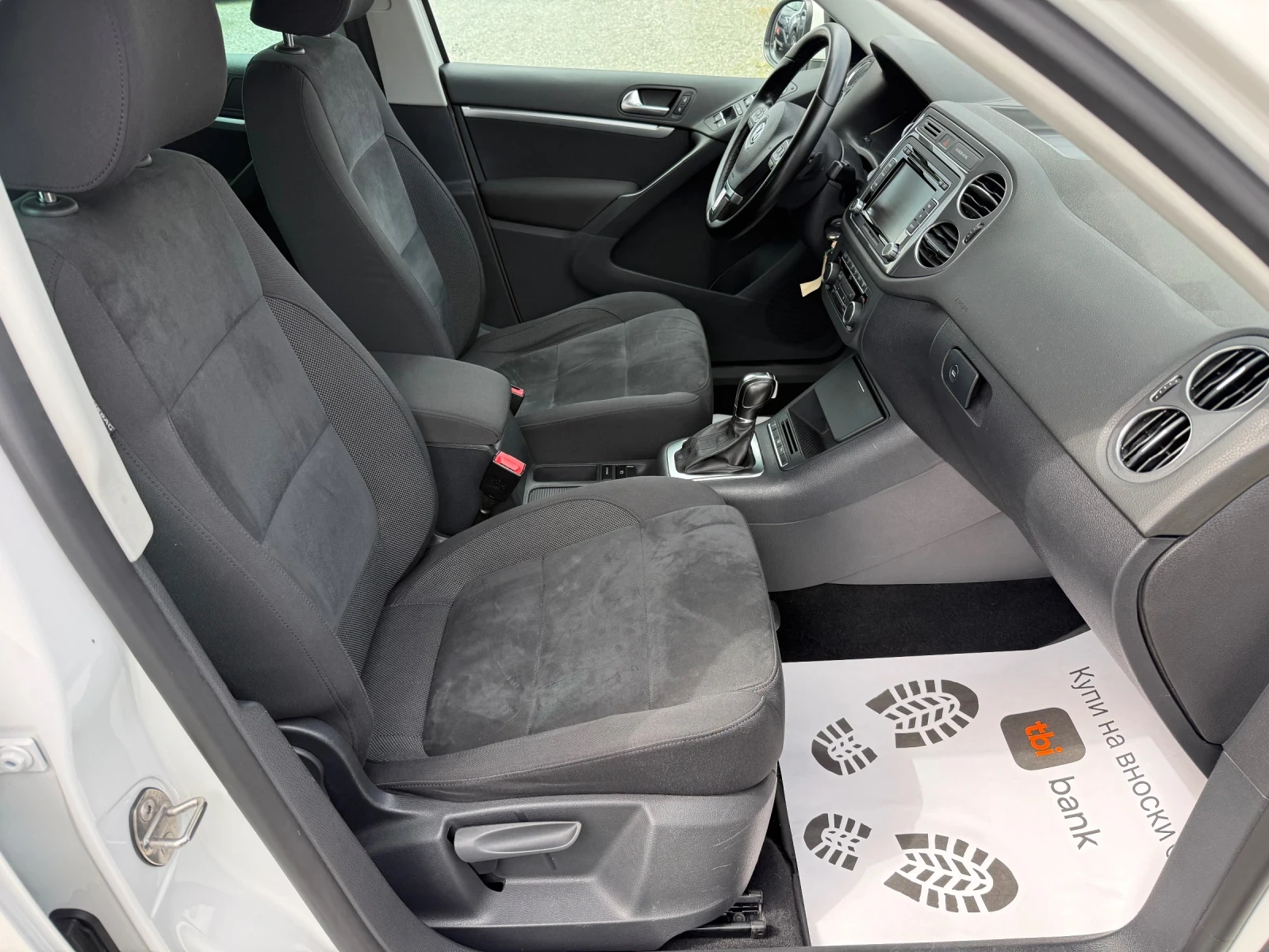 VW Tiguan (KATO НОВА)^(4x4), снимка 14 - Автомобили и джипове - 54145818