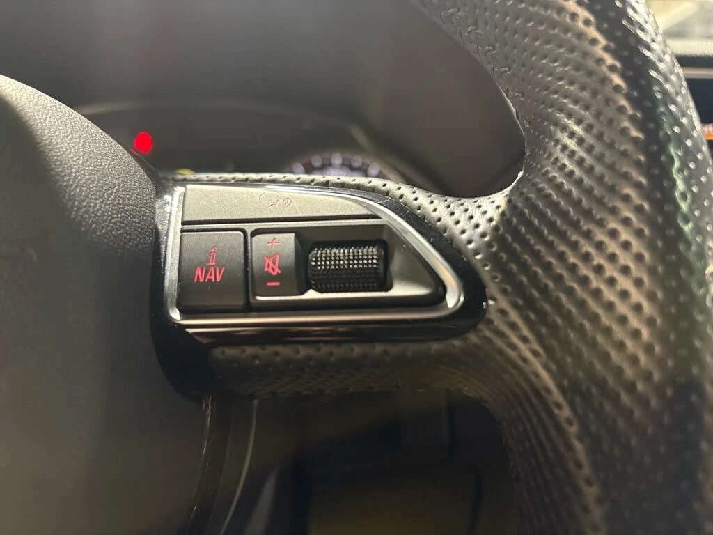 Audi Q5 quattro* Technik* АвтоКредит* (ЦЕНА ДО БГ), снимка 15 - Автомобили и джипове - 54215442