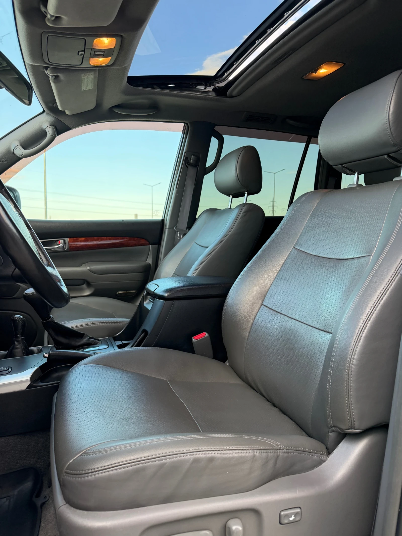 Toyota Land cruiser, снимка 14 - Автомобили и джипове - 54352221