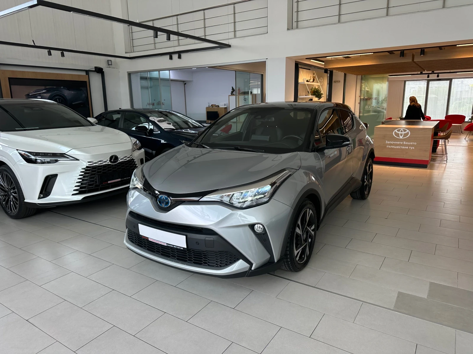 Toyota C-HR Club* Bitone, снимка 2 - Автомобили и джипове - 54423228