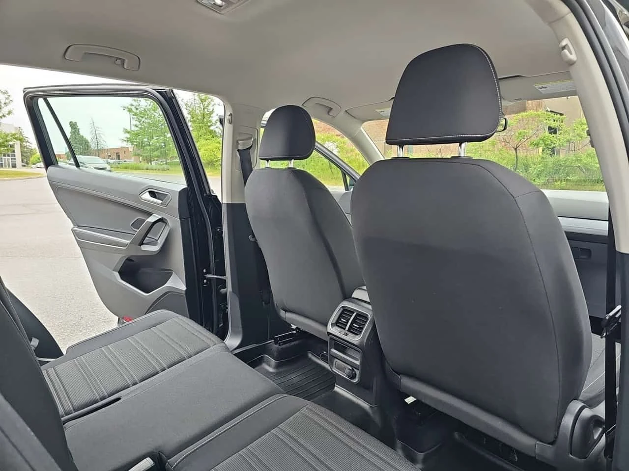 VW Tiguan * Trendline * CARFAX * 2 ����� * �������� | Mobile.bg � ����������� 16