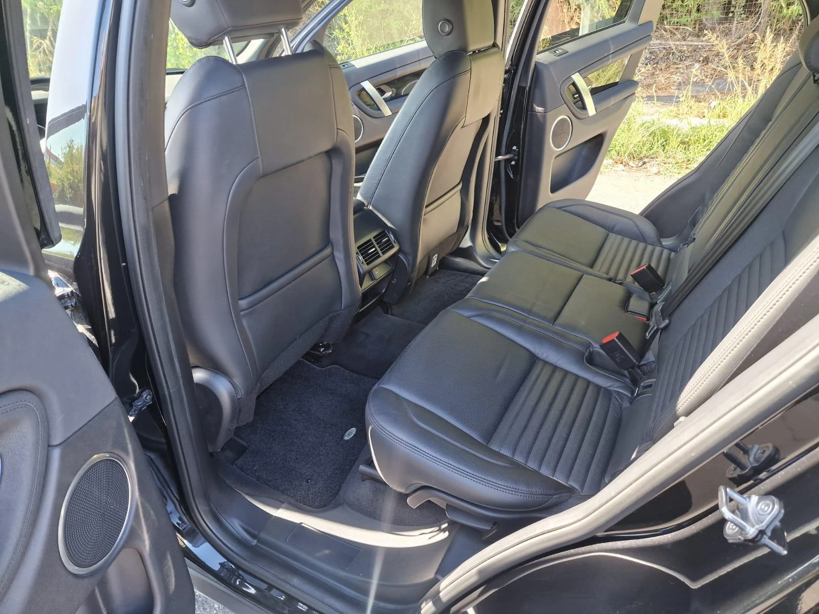 Land Rover Discovery Sport 2.0D FACELIFT, снимка 12 - Автомобили и джипове - 55264777
