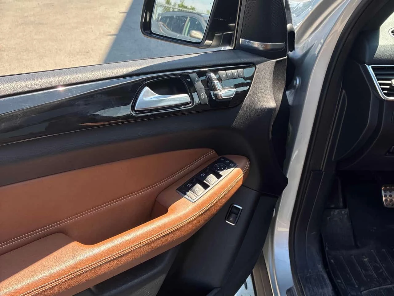 Mercedes-Benz GLE 400 * CARFAX *  ОПЦИЯ ЗА ФИНАНСИРАНЕ, снимка 11 - Автомобили и джипове - 55328224