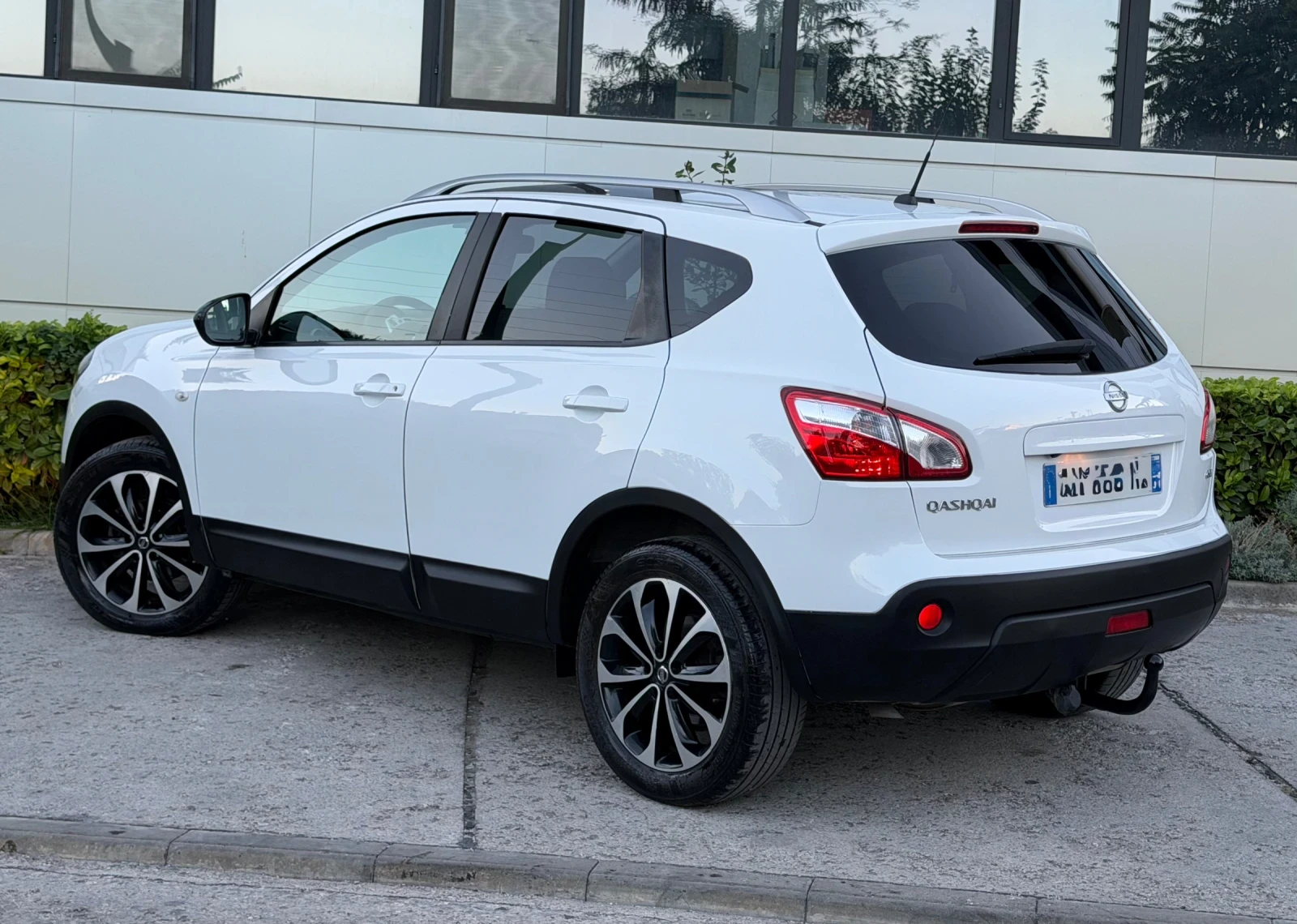 Nissan Qashqai 2.0dci* 4x4* Pano* Navi, снимка 6 - Автомобили и джипове - 56122275