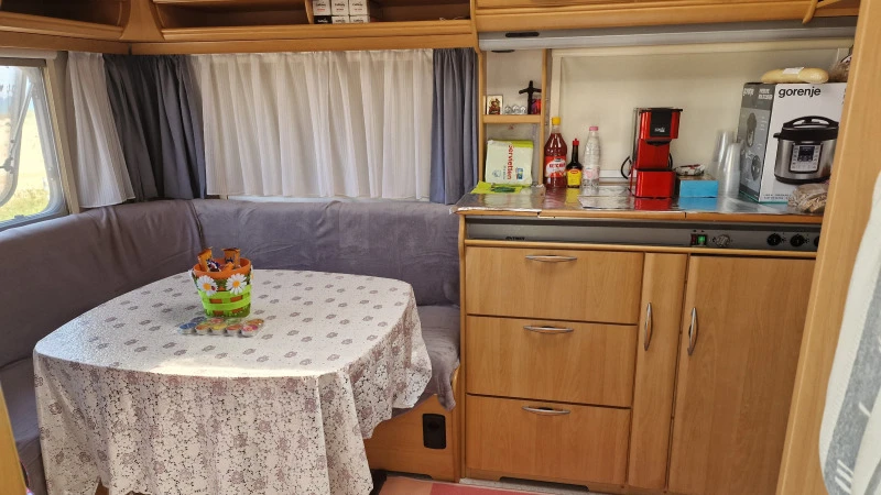 Каравана HYMER / ERIBA ERIBA, снимка 9 - Каравани и кемпери - 46411831