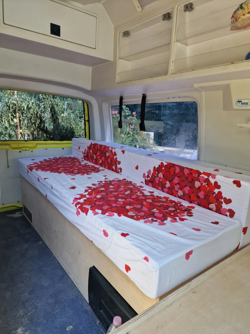 Кемпер VW T5, снимка 9 - Каравани и кемпери - 52828219