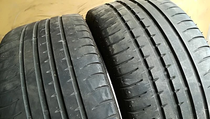 Гуми Летни 235/40R18, снимка 2 - Гуми и джанти - 25714497