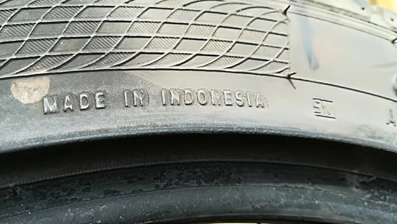 Гуми Летни 235/40R18, снимка 8 - Гуми и джанти - 25714497