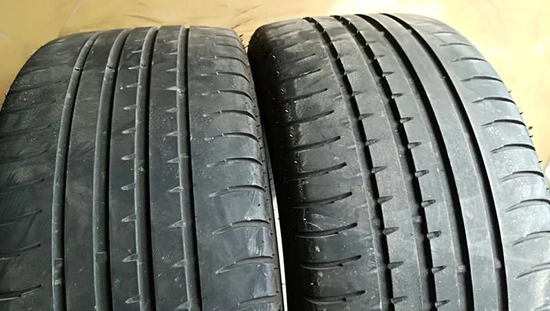 Гуми Летни 235/40R18, снимка 1 - Гуми и джанти - 25714497