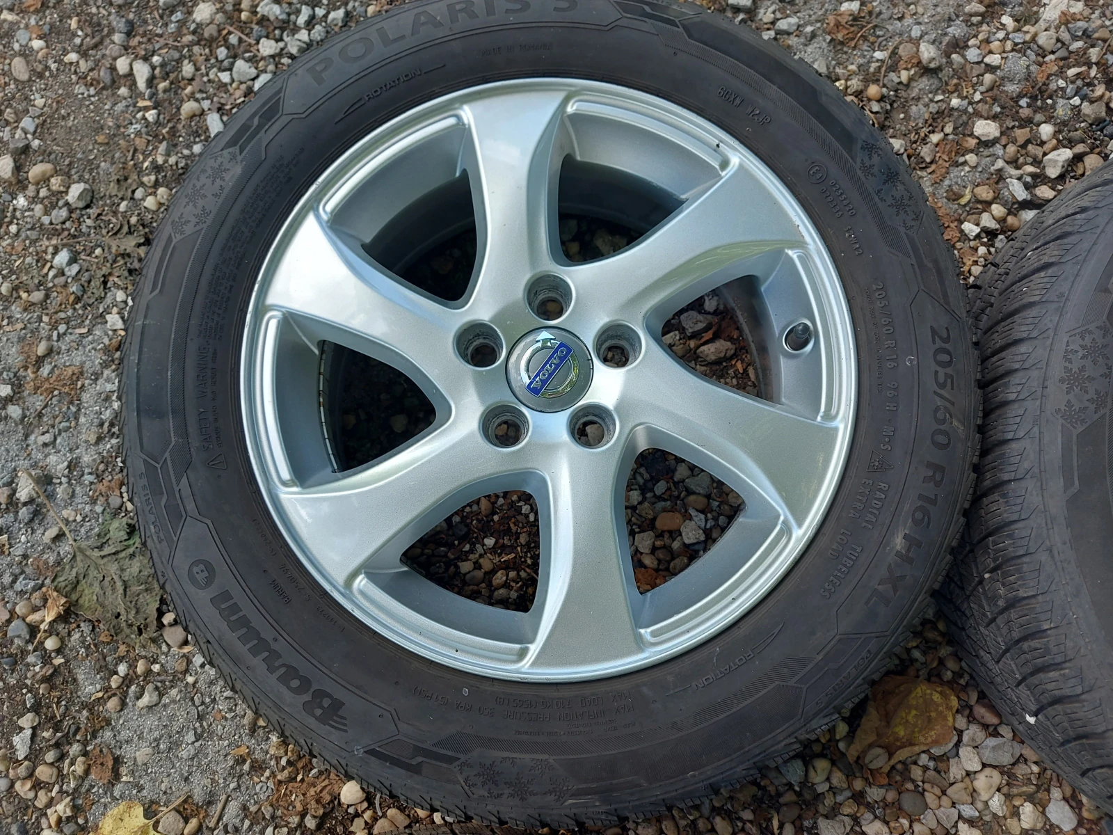 Гуми с джанти Barum 205/60R16, снимка 5 - Гуми и джанти - 54994054