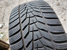 Гуми Зимни 245/40R19, снимка 2 - Гуми и джанти - 39103211