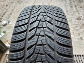 Гуми Зимни 245/40R19, снимка 1 - Гуми и джанти - 39103211