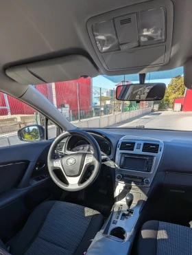 Toyota Avensis 2.2 D-4D Executive Комби, снимка 9