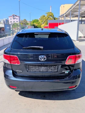 Toyota Avensis 2.2 D-4D Executive Комби, снимка 6