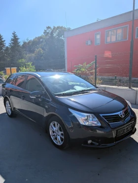 Toyota Avensis 2.2 D-4D Executive Комби, снимка 3