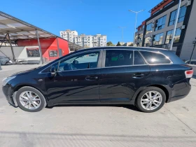 Toyota Avensis 2.2 D-4D Executive Комби, снимка 8
