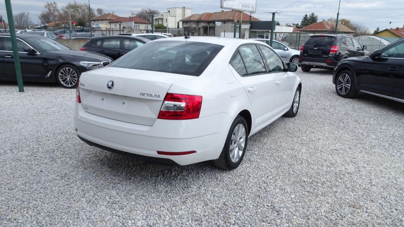 Skoda Octavia 1.6 TDI* NAVI* TOP* , снимка 7 - Автомобили и джипове - 48088171