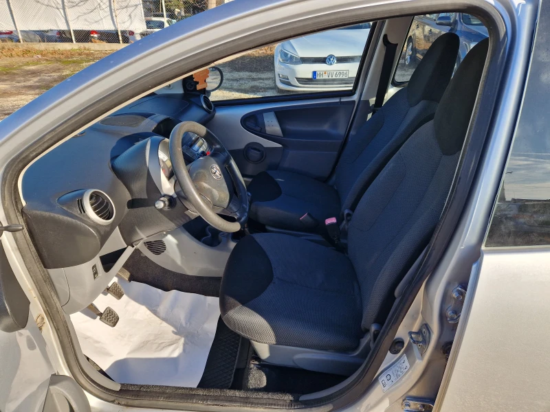 Toyota Aygo 1, 0i, снимка 9 - Автомобили и джипове - 48411322