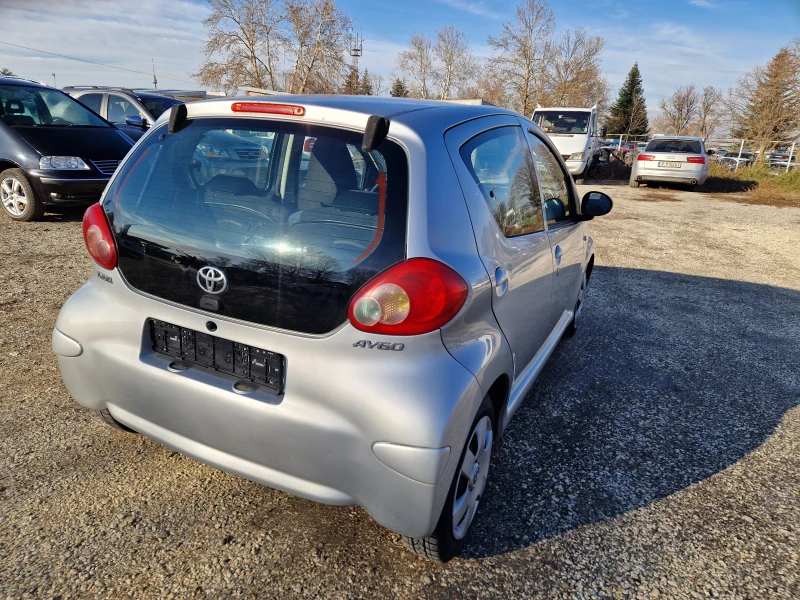 Toyota Aygo 1, 0i, снимка 5 - Автомобили и джипове - 48411322