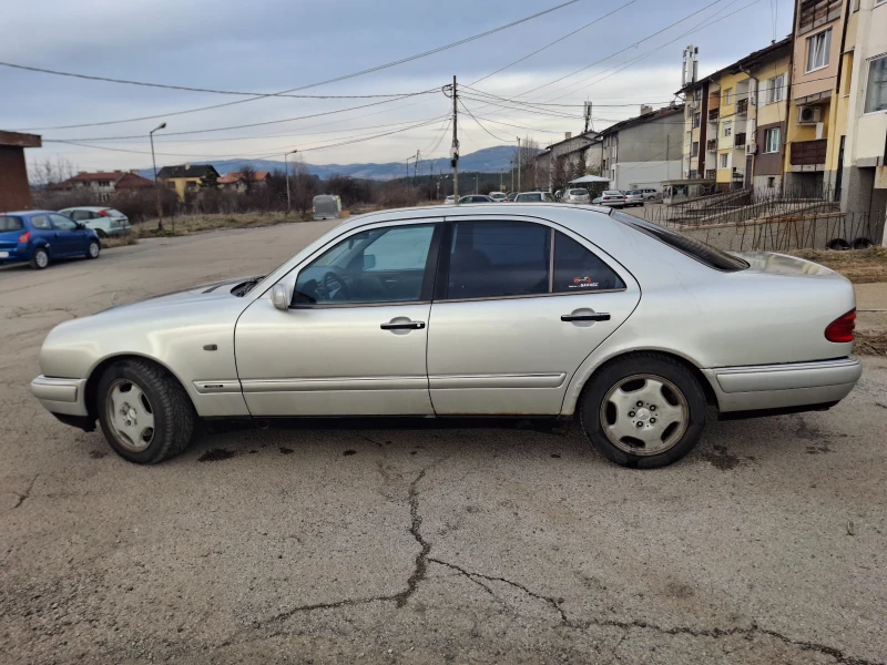 Mercedes-Benz E 200 200 Kompressor / Газ / Avangarde, снимка 7 - Автомобили и джипове - 49166152